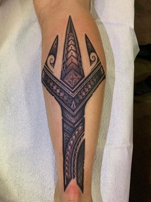Trident tattoo by perpetualrootz #perpetualrootz #tridenttattoo #trident #leg #indigenous #tribal #pattern 