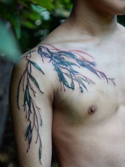 Watercolor tattoo by Denon Tattoo #DenonTattoo #Denon #watercolor #natural #organic #flowing #nature #floral #water #arm #shoulder #chest