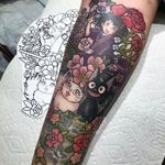 Kiki's Delivery Service tattoo by Lea Ligot #LeaLigot #KikisDeliveryService #Kiki #Jiji #flowers #floral #roses #witch #StudioGhibli #anime #manga #movie