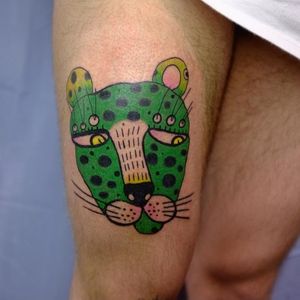 Illustrative tattoo by Aleksandr Tagunov aka tahunou #AleksandrTagunov #tahunou #illustrativetattoo #leopard #cat #green #leg  