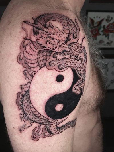 Yin yang dragon tattoo by ilmarchionero_tattoo #ilmarchionerotattoo #YinYangtattoos #YinYang #Chinese #symbol 
