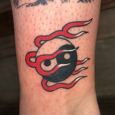 Yin yang tattoo by loveupsidedown tattoo #loveupsidedowntattoo #YinYangtattoos #YinYang #Chinese #symbol