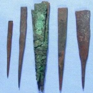 Potential tattooing tools on display at the Petrie Museum (Credit: UCL Museums & Collections) #egyptiantattooing #historyoftattooing #tattooingtools #tattooneedles #Egypt #ancienttattoos #tattooculture #tattoohistory #egyptiantattoos