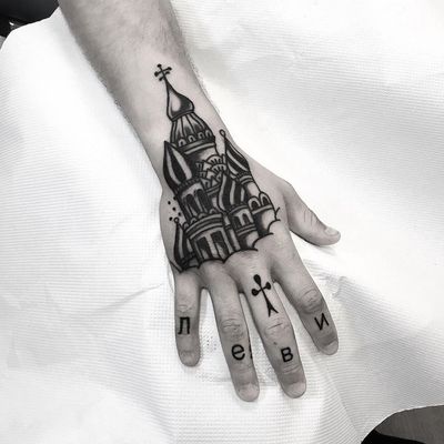 St. Basil's Cathedral hand tattoo by Wulfbaron #Wulfbaron #darkart #japaneseinspired #illustrative #architecture #castle #hand #Russia 
