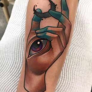 Hamsa tattoo by Tyler Renee #TylerRenee #hamsatattoo #hamsa #eye #hamsahand #spiritual #handofgod #geometric #neotraditional