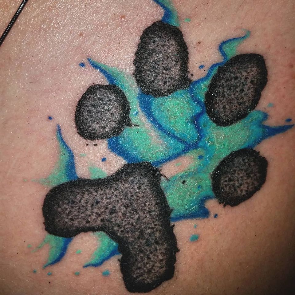 Memorial pet tattoo using ash ink #memorialtattoo #ashink #ashtattoo #memorialashtattoo #dnatattoo #dnaink
