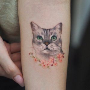 Cat tattoo by Ali Dundar #AliDundar #cat #floral #petportrait #realism
