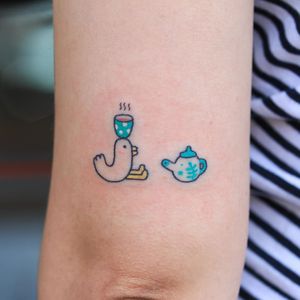 Hand poke tattoo by Han aka Hey Hey Diary #Han #HeyHeyDiary #handpoke #stickandpoke #nonelectric #kawaii #cute #tiny #small #funny #seoul #koreantattooist #bird #tea