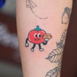 Hand poke tattoo by Han aka Hey Hey Diary #Han #HeyHeyDiary #handpoke #stickandpoke #nonelectric #kawaii #cute #tiny #small #funny #seoul #koreantattooist #tomato #hotdog #color #food