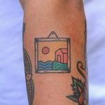 Hand poke tattoo by Han aka Hey Hey Diary #Han #HeyHeyDiary #handpoke #stickandpoke #nonelectric #kawaii #cute #tiny #small #funny #seoul #koreantattooist #painting #picture #frame #house #sun #color