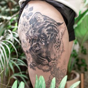 Tiger tattoo by Amy Billing #AmyBilling #tiger #floral #Realism #blackandgrey #HoboJackClothing #HoboJackTattoo #HoboJackSkate #tattooculture #tattoocommunity #tattoocollector #tattooartist