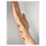 Rune tattoo by trikona.tattoos #trikonatattoos #rune #vikingtattoos #handtattoo #sidehannd #minimal #smalltattoos