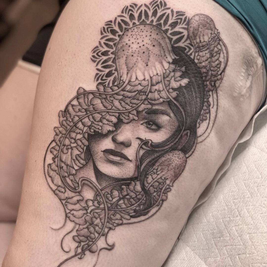 15 Beautiful And Vibrant Jellyfish Tattoos • Tattoodo