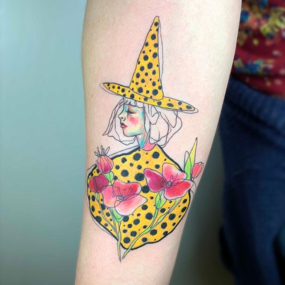 Beautiful example of inspiration rather than copying...Yayoi Kusama inspired tattoo by Patrick Cat Tattoo #PatrickCat #YayoiKusama #illustrative #flower #portrait #polkadots