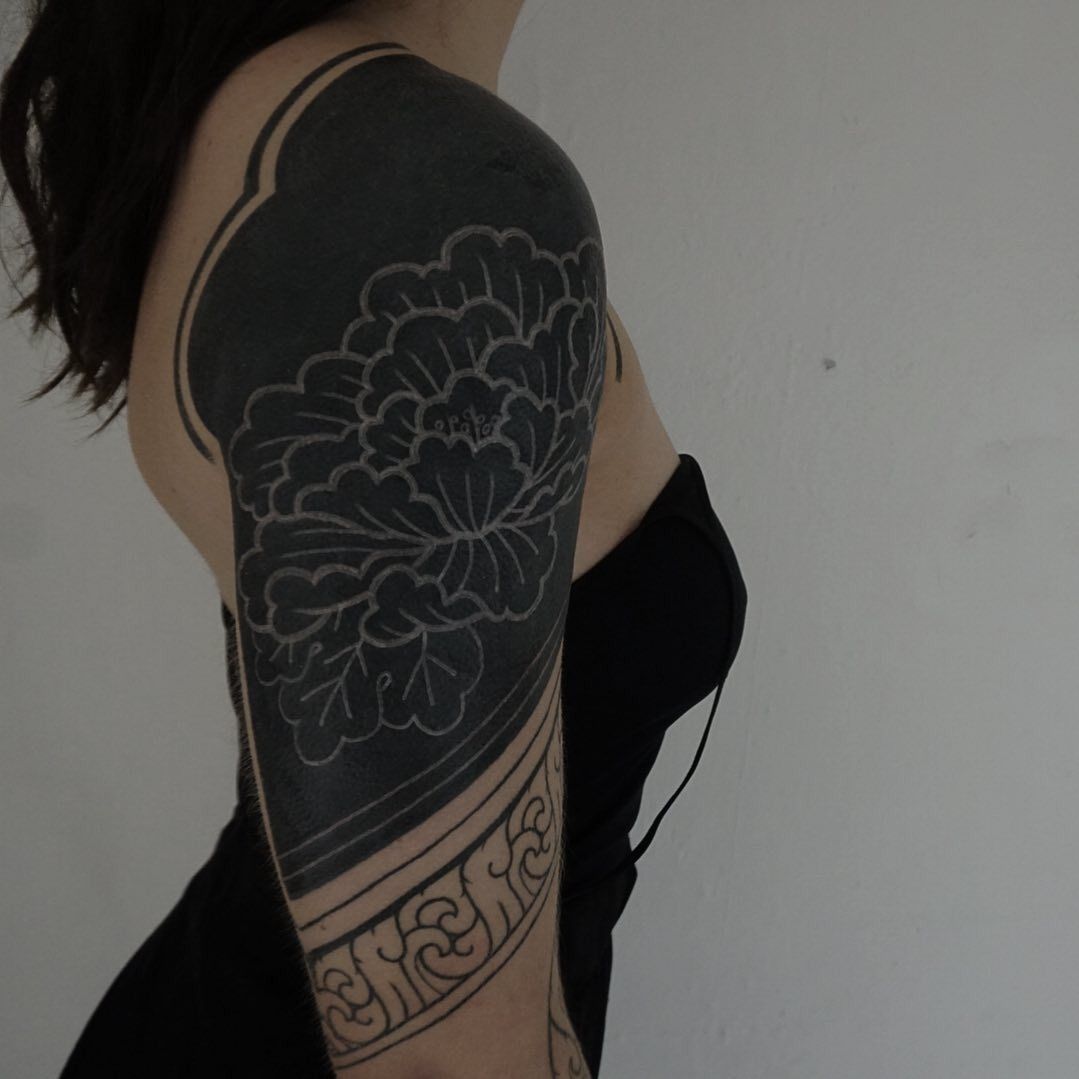 White on Black Tattoo: You can tattoo white over black • Tattoodo