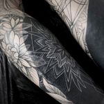 White Ink over Blackwork Tattoo by alex tabuns #alextabuns #whiteinkoverblackwork #whiteinkonblacktattoo #whiteonblack #whiteink #blackwork #blackout