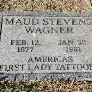 Maud Wagner's grave in Cedar Point, Kansas