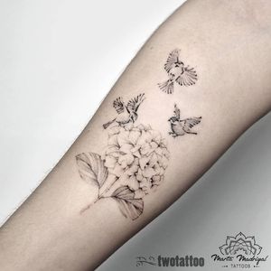 Tattoo by Marta Madrigal #MartaMadrigal #fineline #dotwork #illustrative #flower #ornamental #animal #birds #nature