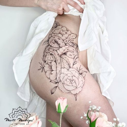 Tattoo by Marta Madrigal #MartaMadrigal #fineline #dotwork #illustrative #flower #ornamental #animal #snake