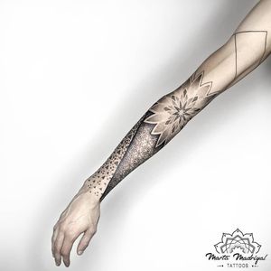 Tattoo by Marta Madrigal #MartaMadrigal #fineline #dotwork #illustrative #sacredgeometry #shapes #mandala