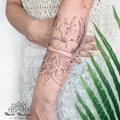 Tattoo by Marta Madrigal #MartaMadrigal #fineline #dotwork #illustrative #floral #mandala