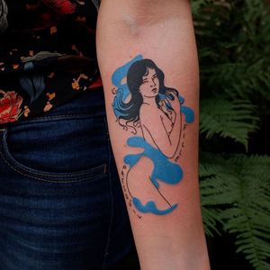 Illustrative tattoo by Mab Matiere Noire #MabMatiereNoire #illustrative #linework #nature #expressive #lady #portrait #blue