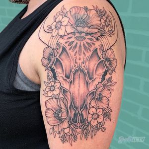 Tattoo by Memorial Tattoo