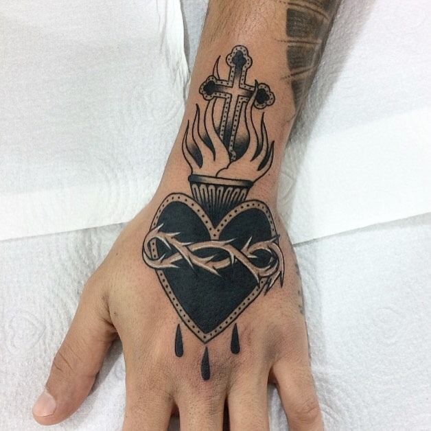 Sacred heart tattoo by Monica Rodrigues Motta #MonicaRodriguesMotta #sacredheart #fire #thorns #cross
