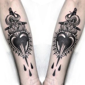 sacred heart tattoo by giuliacarnio #giuliacarnio #sacredheart #fire #dagger 