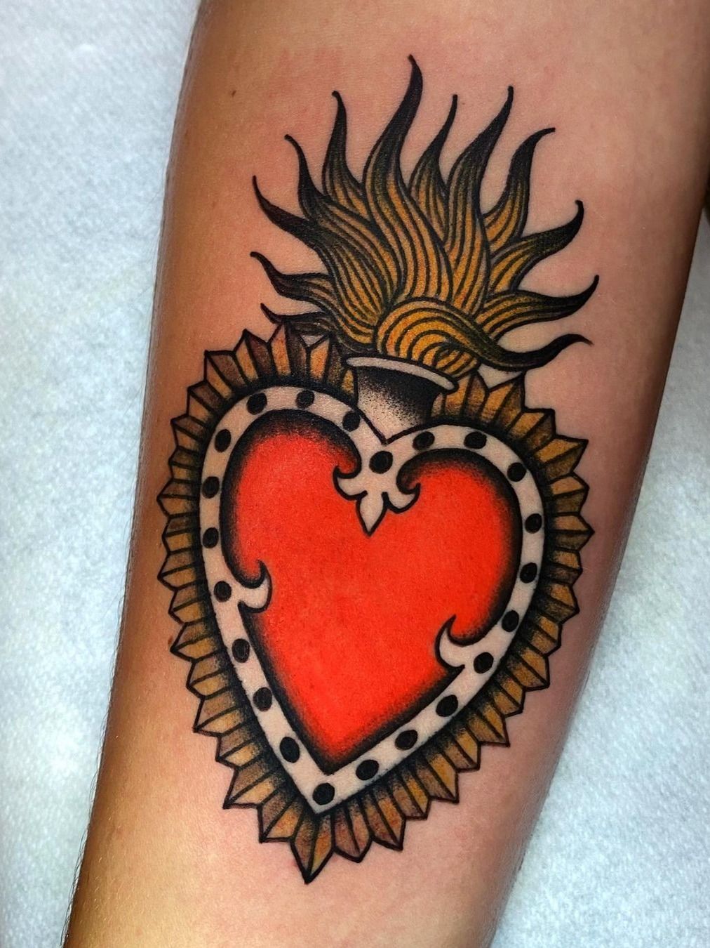101 Amazing Sacred Heart Tattoo Ideas That Will Blow Your Mind! | Sacred  heart tattoos, Heart tattoo, Heart tattoo designs