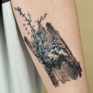 Painterly tattoo by Ati #Ati #tattooistati #koreanart #koreantattoo #koreantattooist #painterly #fineart #cherryblossom #blueflower #flower #brushstroke 