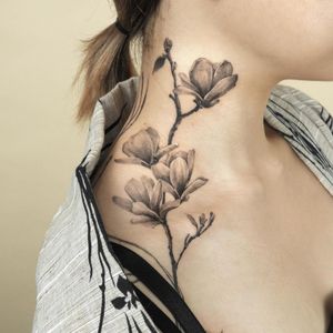 Painterly tattoo by Ati #Ati #tattooistati #koreanart #koreantattoo #koreantattooist #painterly #fineart #flower #neck