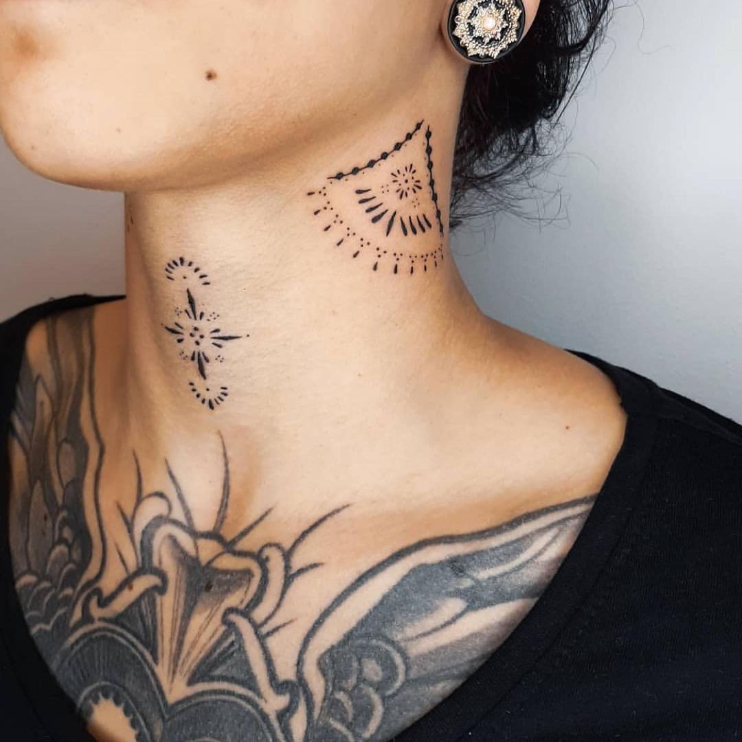 Thee most beautiful throatneck tattoo Ive ever seen want artist ig  candeeo  Full neck tattoos Neck tattoos women Throat tattoo
