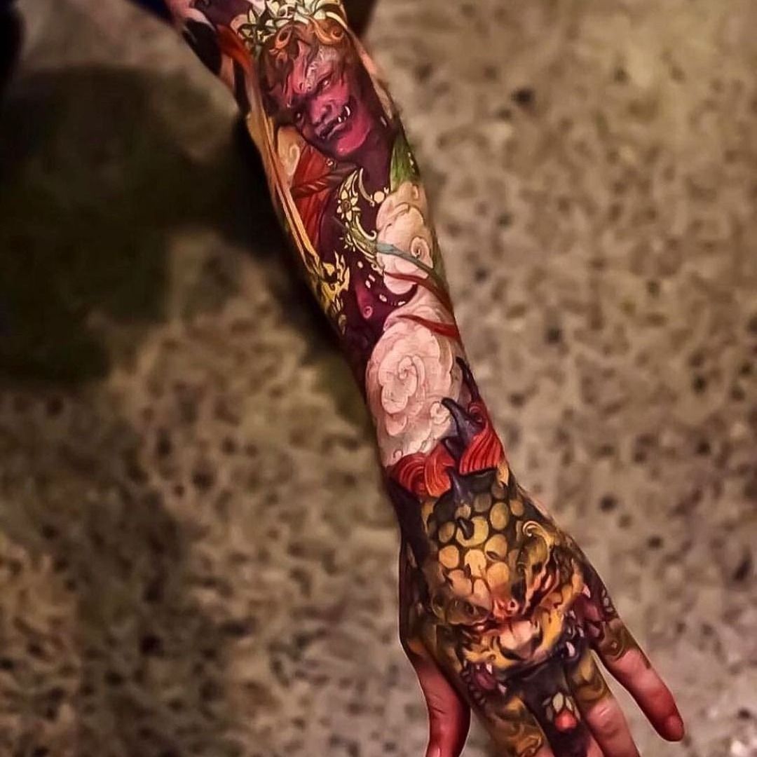 Foo dog hand tattoo By lolit made Bali Tattoo Art Gallery  Pretty hand  tattoos Hand tattoos Hand tattoos for guys
