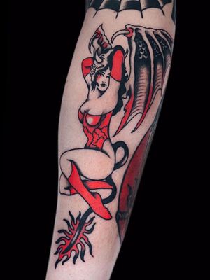 Pin up tattoo by Chingy Fringe #ChingyFringe #pinupgirl #pinup #portrait #lady #woman #babe #tattooedgirl