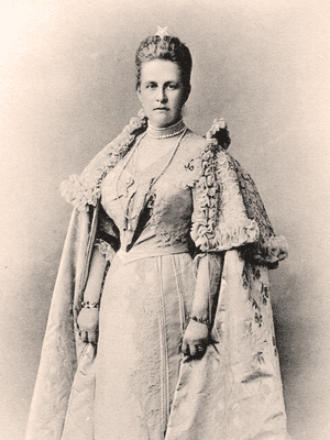 Queen Olga of Greece – Prince Philip’s grandmother – who was rumoured to have several tattoos #royalswithtattoos #historyoftattooing #tattooedqueens