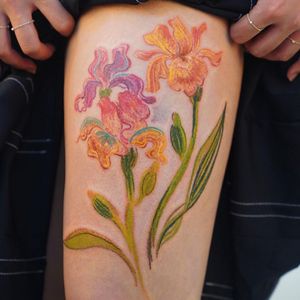 Oil pastel tattoo by Gong Greem #GongGreem #oilpastel #painterly #watercolor #color #floral #flower #nature #plant #iris 