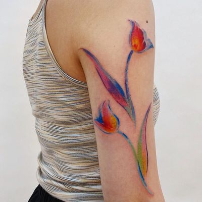 Oil pastel tattoo by Gong Greem #GongGreem #oilpastel #painterly #watercolor #color #floral #flower #nature #plant #tulip