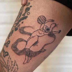 Illustrative tattoo by Nicolas Trotman aka Nick Trotman #NicolasTrotman #NickTrotman #illustrative #blackandgrey #nature #body #headlessbody #galaxy #stars #planet #queertattooer #lgbtqia #bipoc #qttr #lgbt #qtbipoc