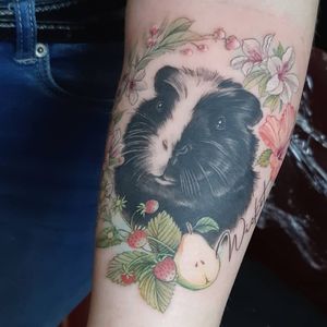 Guinea pig tattoo by Melinda Fugu #MelindaFugu #guineapig #animal #cute #strawberry #pear #script #lettering #name #flowers #floral #animal #nature
