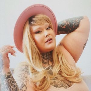 Tattoo Model Anna Stomosis #AnnaStomosis #tattoomodel #plussizemodel #fatacceptance #bodyacceptance