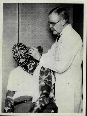 George Burchett tattooing Horace Ridler aka The Great Omi #GeorgeBurchett #thegreatomi #circustattoos #freakshows #odditities #blackandgreytattoos #fullbodytattoos