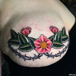 Mastectomy tattoo by Iris Lys #IrisLys #mastectomytattoo #mastectomy #nipple #flower #floral #barbedwire