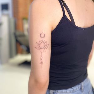 Unalome lotus tattoo by vinogradska.tattoo #vinogradska.tattoo #unalome #lotus #moon #fineline #buddhism #symbol