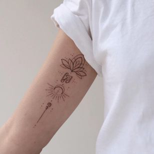 Unalome tattoo by slavenavena #slavenavena #lotus #mono #script #unalome #fineline #linework #dotwork #ornamental #buddhism #symbol