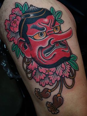 Tattoo by Sven Anholt #SvenAnholt #Anholttattoo #japanese #tengu #peony #mask #yokai #flower #color