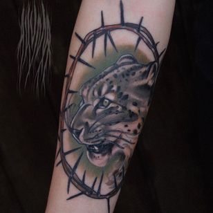 Tattoo by Akuma Shugi #AkumaShugi #neotraditional #darkart #leopard #cat #thorns