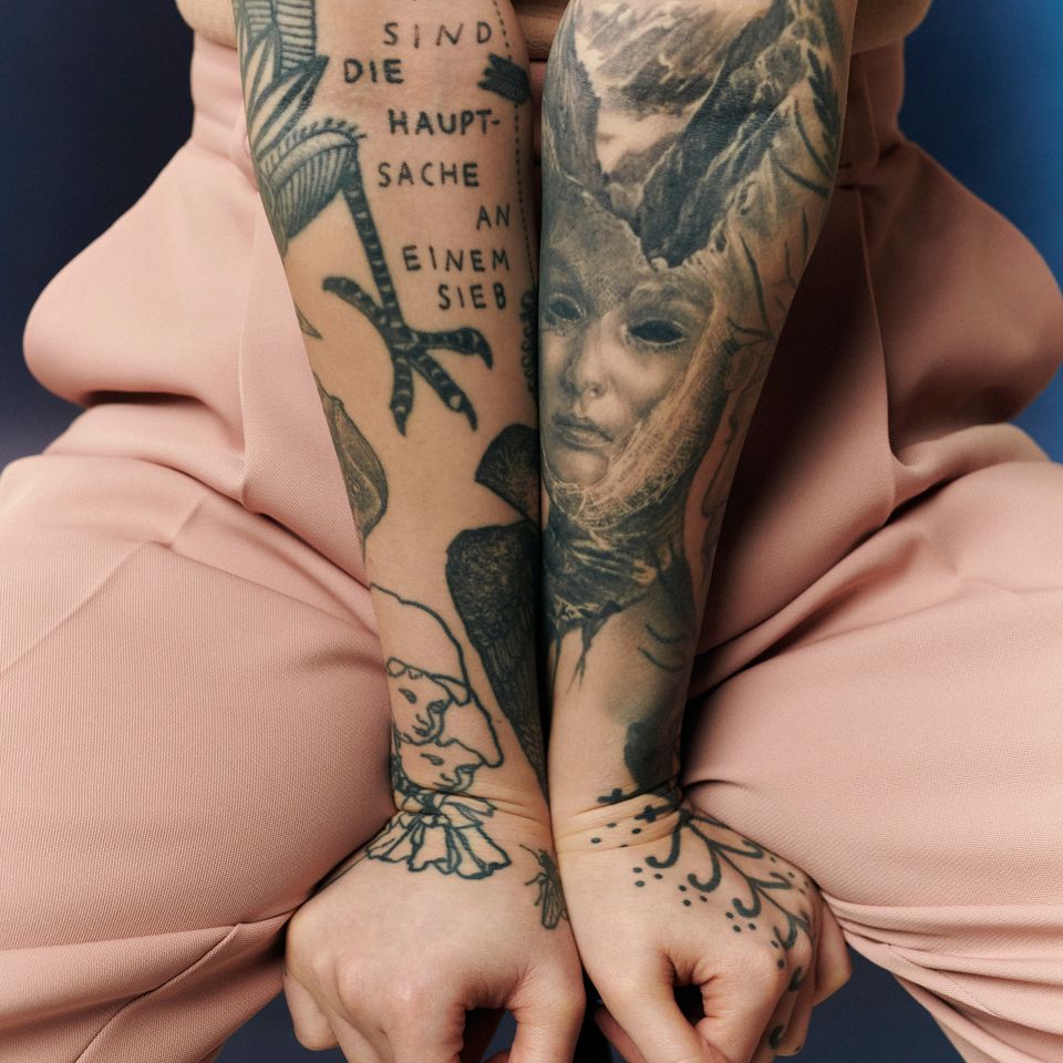 Simone Klimmeck for Skin Stories X Tattoodo #SimoneKlimmeck #SkinStories #tattoocollector #tattooculture #tattoocare
