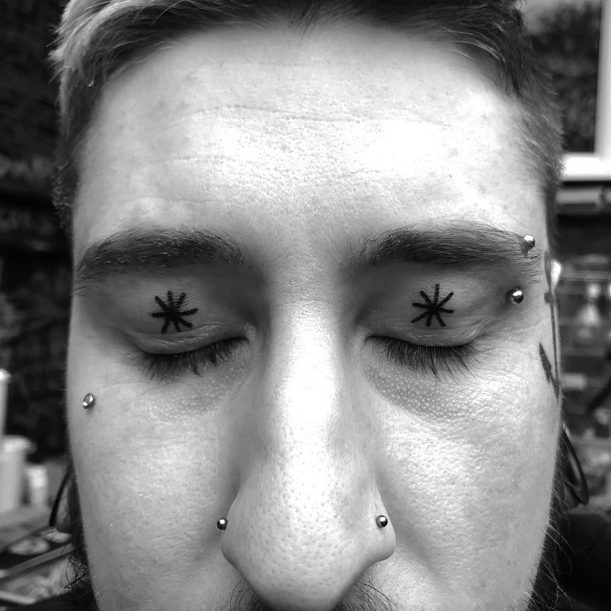 11 Photos Of Eyelid Tattoos That Can Never Be Unseen  PopBuzz
