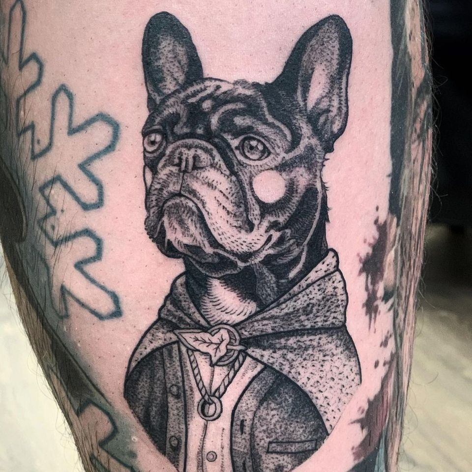 Татуировка собаки "Властелин колец" от Суфланда #Суфланда #lordoftherings #черная работа #текстура #dogtattoo #собака #портрет домашнего животного #животное